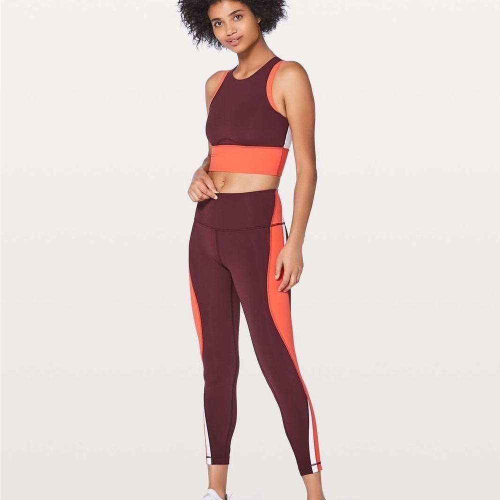 Lululemon Kick Serve Sweat Bra
Bordeaux Drama / Vivid Flame / White 8
